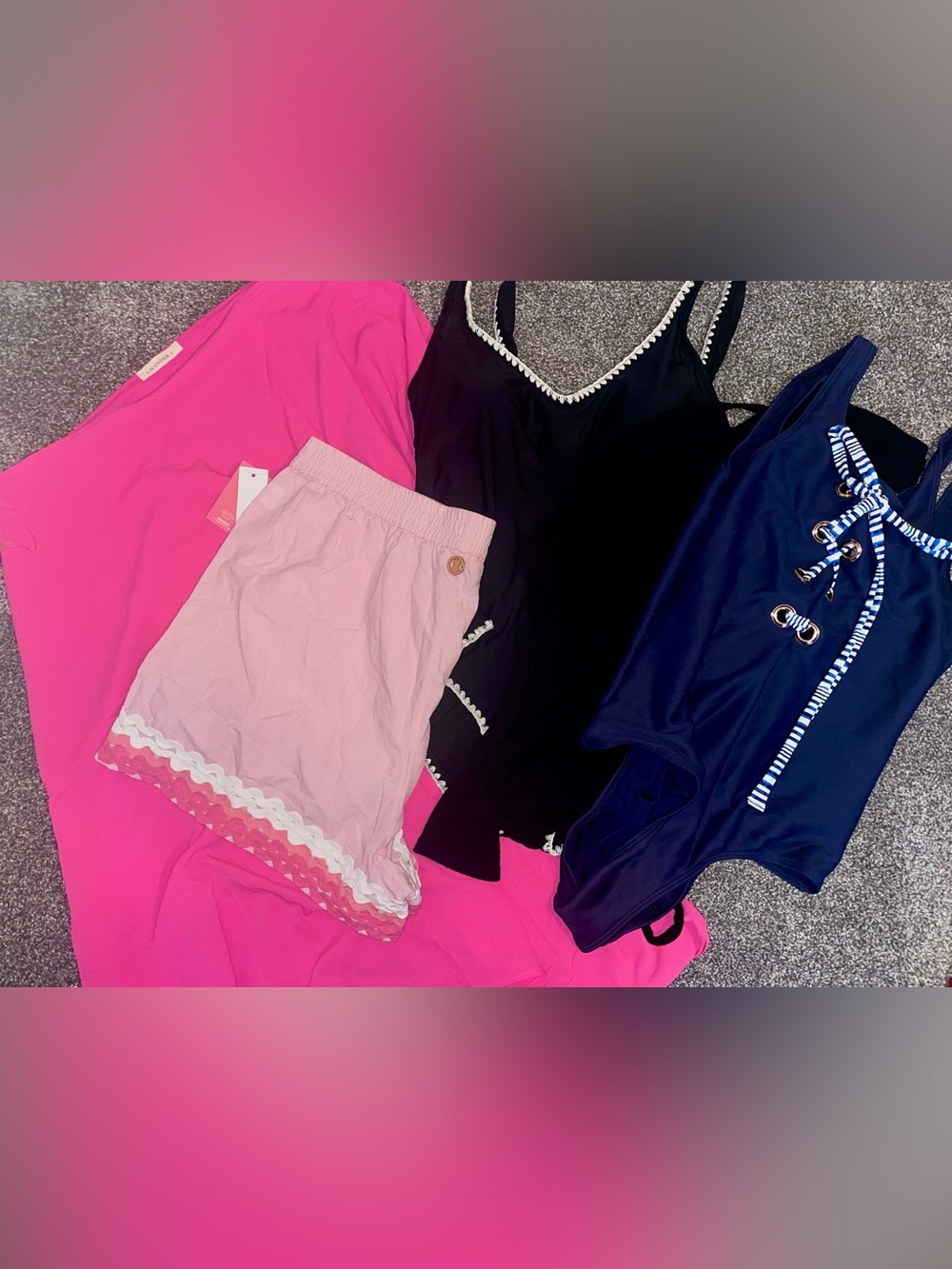 Women’s XL 5 piece bundle! Dress and shorts new! My loss is your gain!